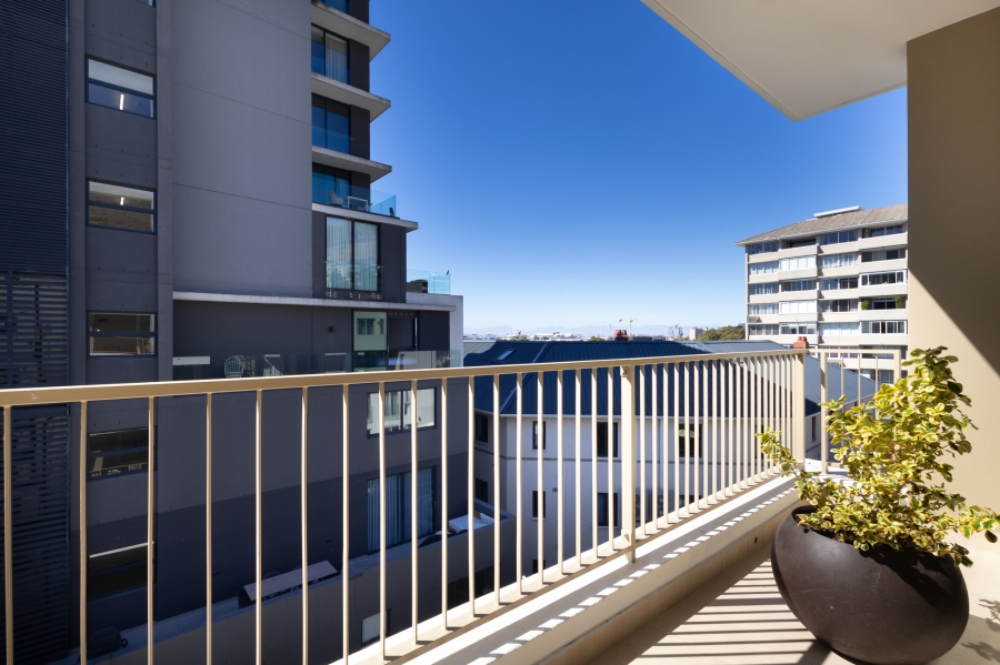 To Let 3 Bedroom Property for Rent in Green Point Western Cape